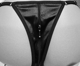 Tanga Hilo Strass Corazón Cierre Cadenas Sexy Eroticas Divina 8888